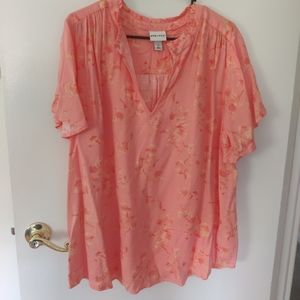 Nwot Ava and Viv peach floral pink blouse